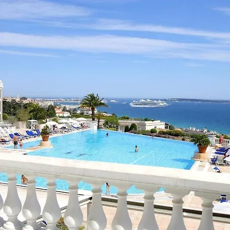 With Garden, Pool, Sea View And Parking * Cannes
