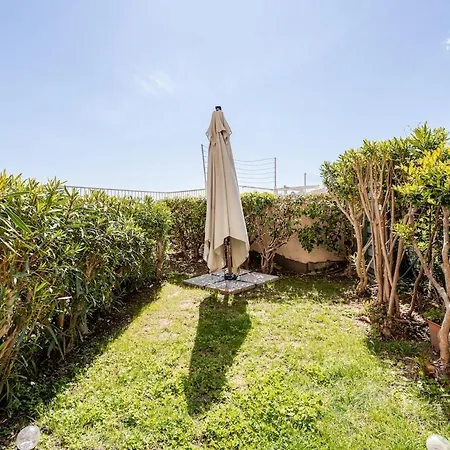 With Garden, Pool, Sea View And Parking Appartement