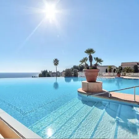 Apartament With Garden, Pool, Sea View And Parking
